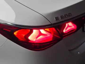 2024 Mercedes-Benz E-Класс с пробегом 15 810 км