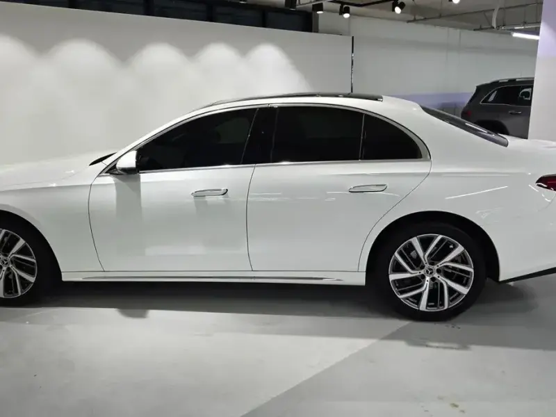 2025 Mercedes-Benz E-Класс с пробегом 9 245 км