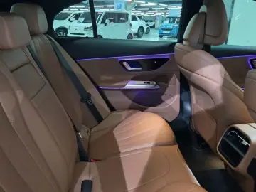 2025 Mercedes-Benz E-Класс с пробегом 9 245 км