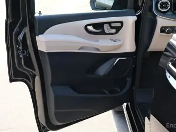 2025 Mercedes-Benz V-Класс с пробегом 46 км