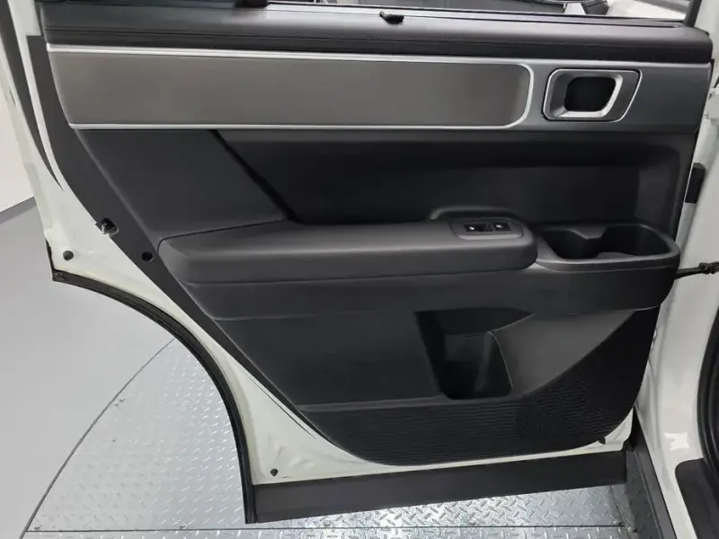 2024 Hyundai Santa Fe с пробегом 25 075 км