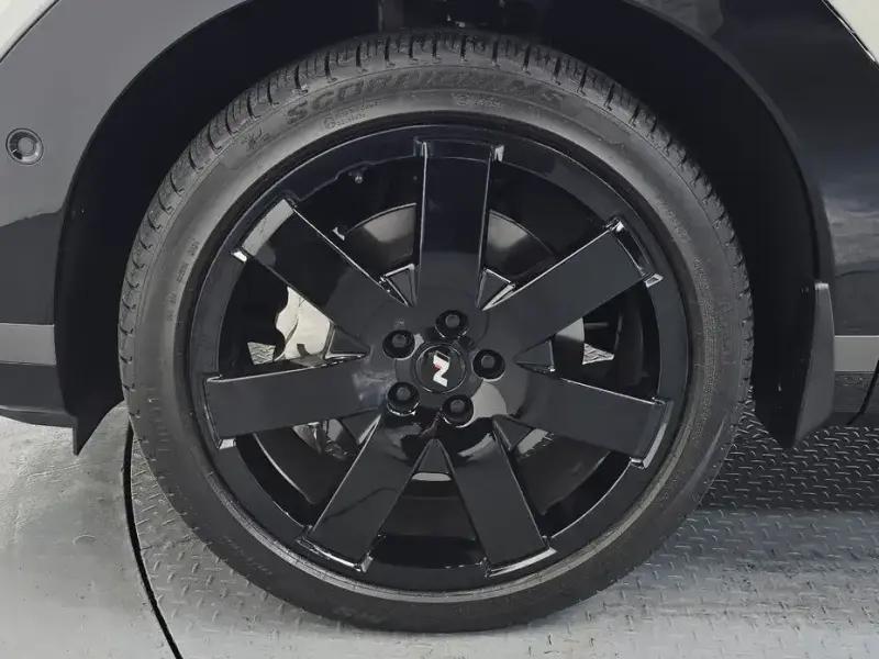 2025 Hyundai Santa Fe с пробегом 4 279 км