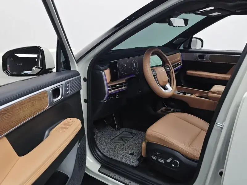 2025 Hyundai Santa Fe с пробегом 4 279 км