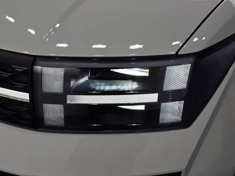 2025 Hyundai Santa Fe с пробегом 4 279 км