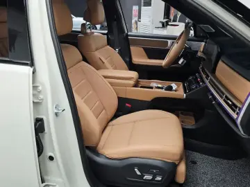 2025 Hyundai Santa Fe с пробегом 4 279 км