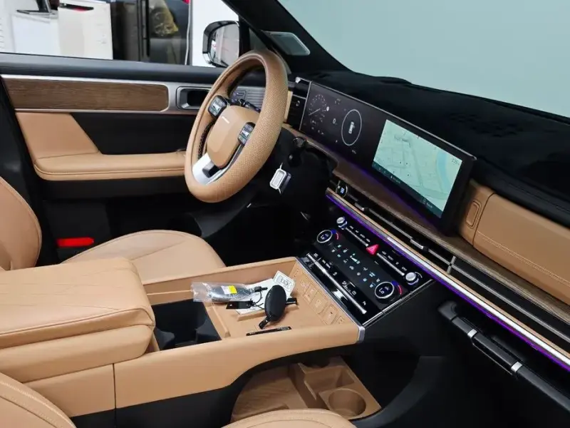 2025 Hyundai Santa Fe с пробегом 4 279 км