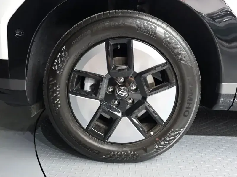 2024 Hyundai Santa Fe с пробегом 12 702 км