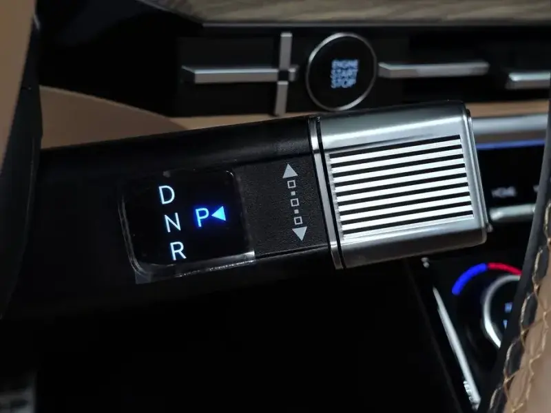 2024 Hyundai Santa Fe с пробегом 12 702 км