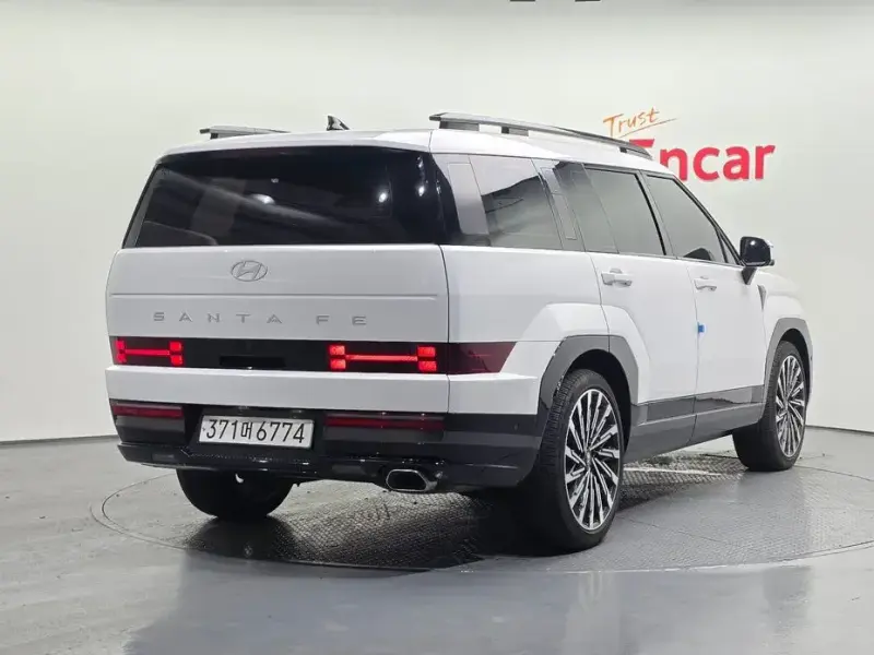 2023 Hyundai Santa Fe с пробегом 24 612 км