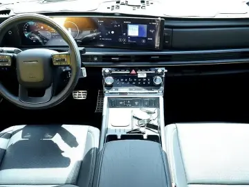 2025 Hyundai Santa Fe с пробегом 10 740 км