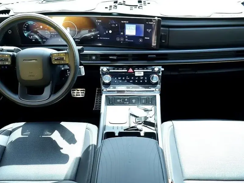 2025 Hyundai Santa Fe с пробегом 10 740 км