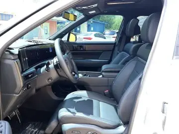 2025 Hyundai Santa Fe с пробегом 10 740 км