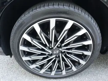 2024 Hyundai Santa Fe с пробегом 24 593 км