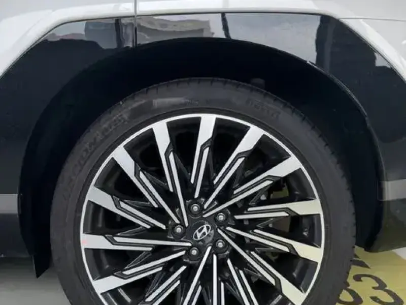 2023 Hyundai Santa Fe с пробегом 14 956 км