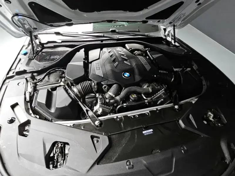 2025 BMW 8 серии с пробегом 14 733 км