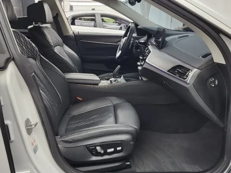 2022 BMW 6 серии с пробегом 83 271 км