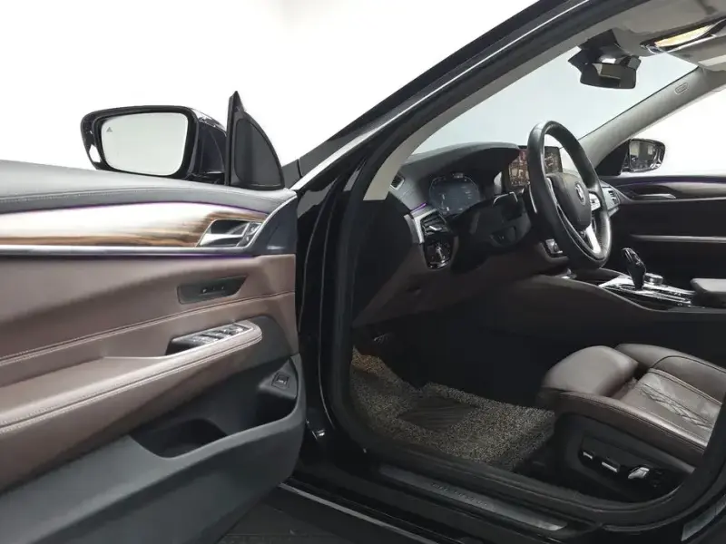 2023 BMW 6 серии с пробегом 93 102 км