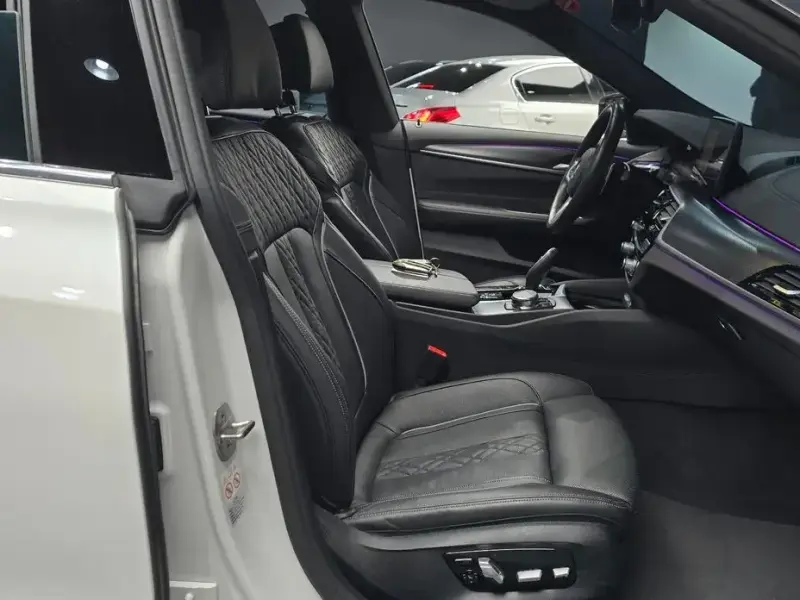 2022 BMW 6 серии с пробегом 99 303 км