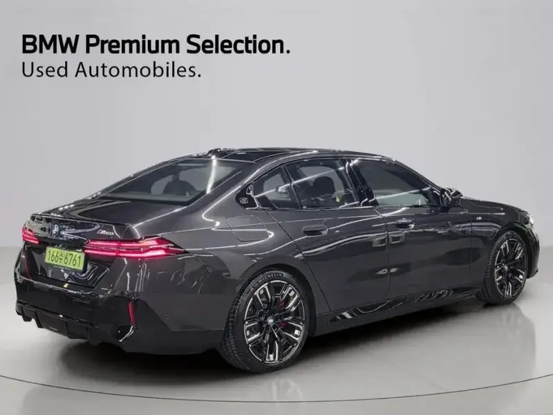 2025 BMW i5 с пробегом 4 012 км