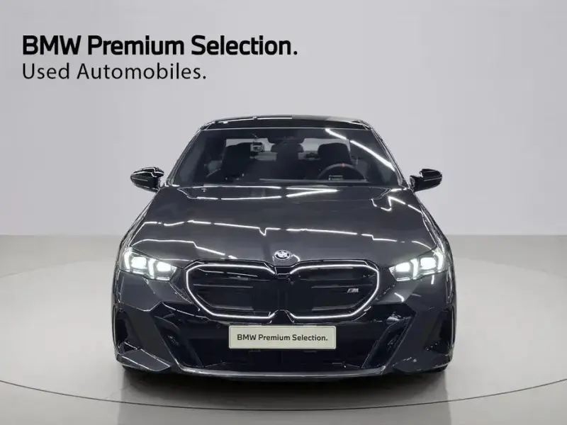 2025 BMW i5 с пробегом 4 012 км
