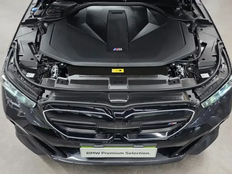 2025 BMW i5 с пробегом 4 012 км