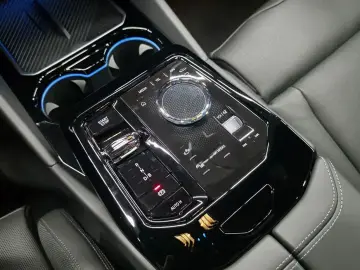 2025 BMW i5 с пробегом 4 012 км