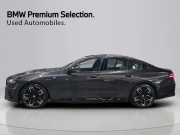 2025 BMW i5 с пробегом 4 012 км