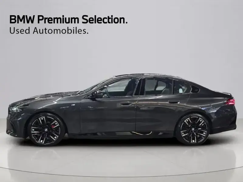 2025 BMW i5 с пробегом 4 012 км