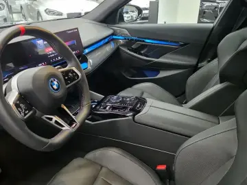 2025 BMW i5 с пробегом 4 012 км