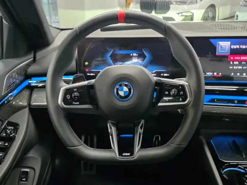 2025 BMW i5 с пробегом 4 012 км