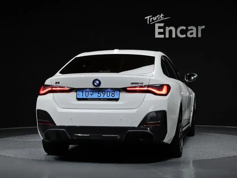 2023 BMW i4 с пробегом 59 113 км