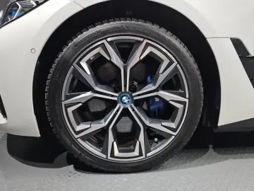 2023 BMW i4 с пробегом 59 113 км