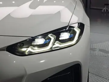 2023 BMW i4 с пробегом 59 113 км