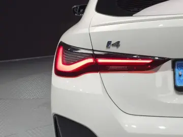 2023 BMW i4 с пробегом 59 113 км