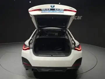2023 BMW i4 с пробегом 59 113 км