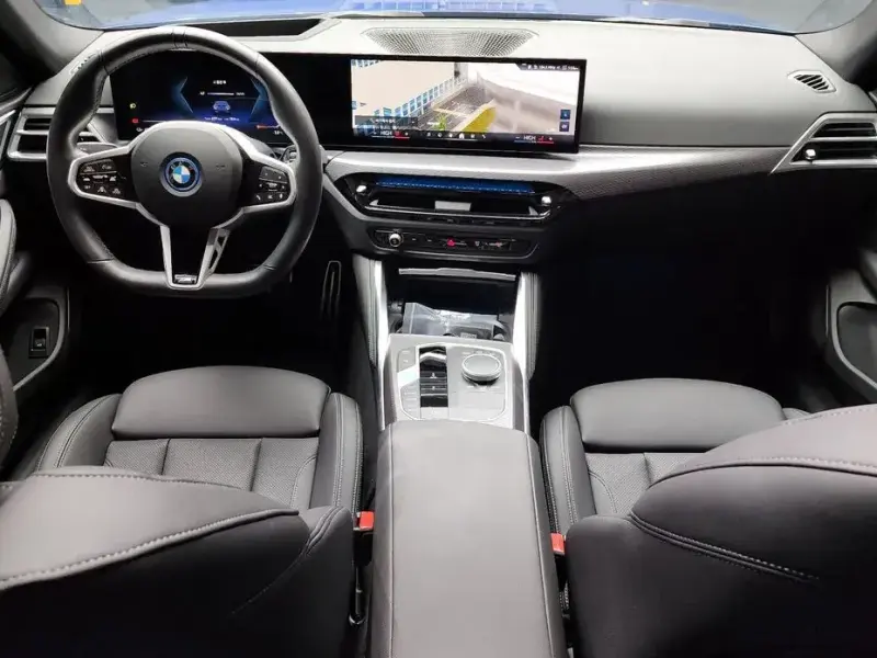 2025 BMW i4 с пробегом 4 171 км