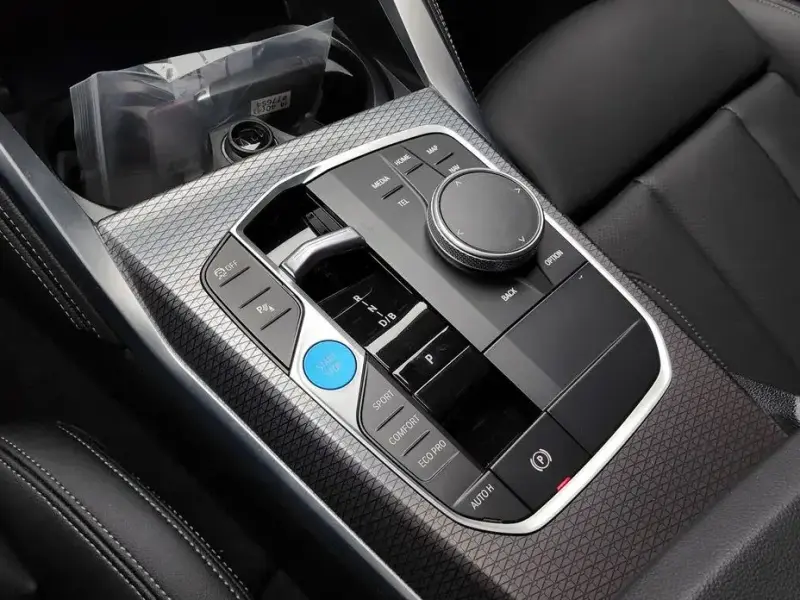 2025 BMW i4 с пробегом 4 171 км