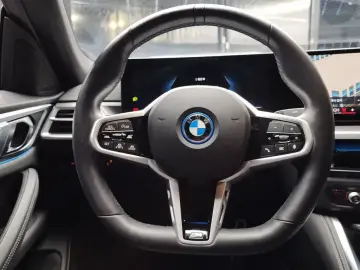 2025 BMW i4 с пробегом 4 171 км