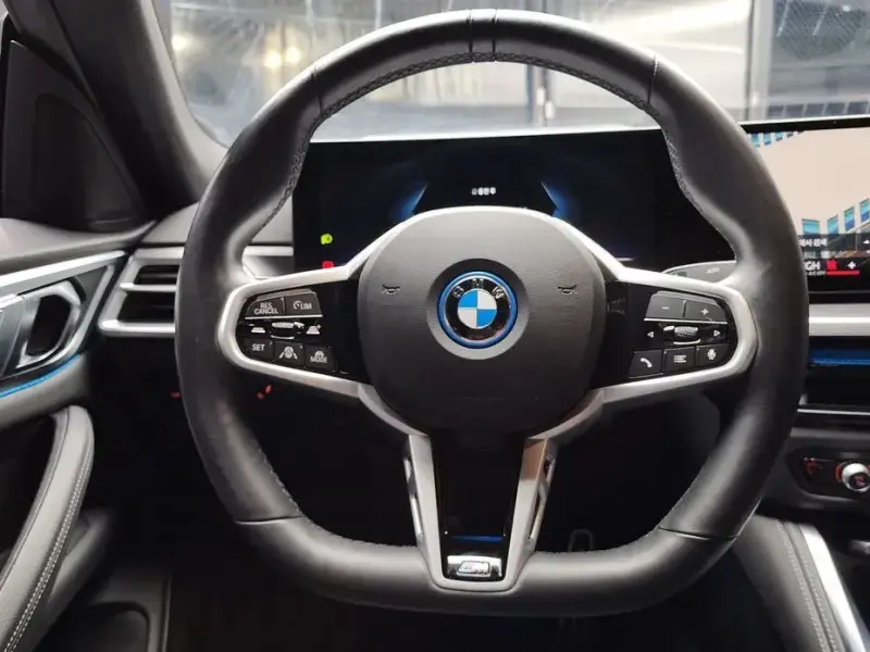2025 BMW i4 с пробегом 4 171 км
