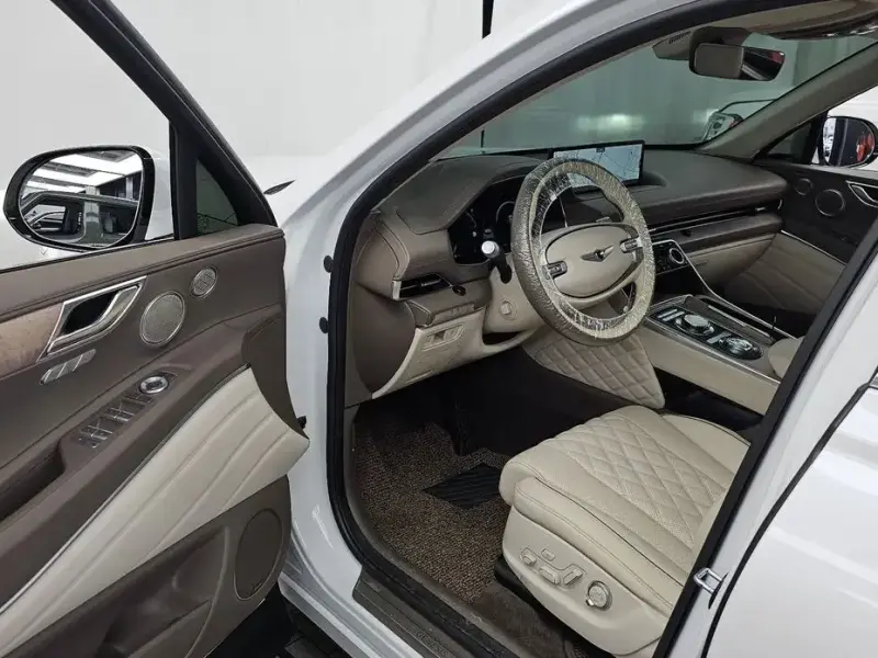 2023 Genesis GV80 с пробегом 57 420 км