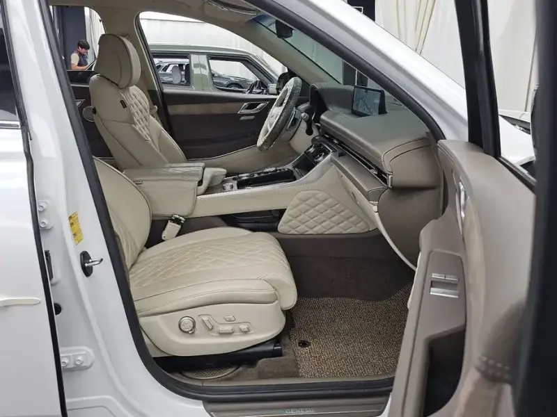 2023 Genesis GV80 с пробегом 57 420 км