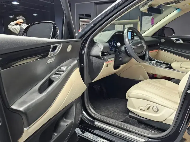 2023 Genesis GV80 с пробегом 14 235 км