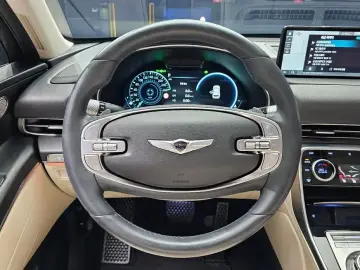 2023 Genesis GV80 с пробегом 14 235 км