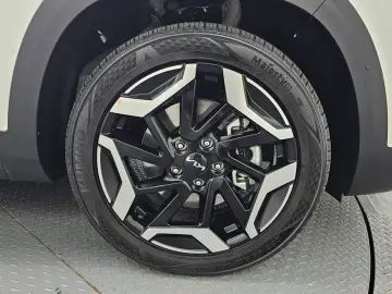 2025 Kia Seltos с пробегом 6 546 км