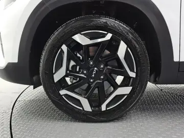 2025 Kia Seltos с пробегом 8 148 км