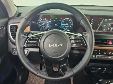 2024 Kia Seltos с пробегом 15 930 км
