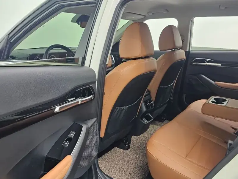 2024 Kia Seltos с пробегом 15 930 км