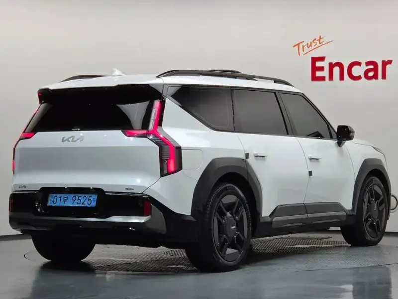 2023 Kia EV9 с пробегом 47 924 км