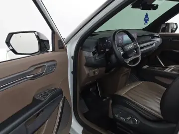 2023 Kia EV9 с пробегом 47 924 км