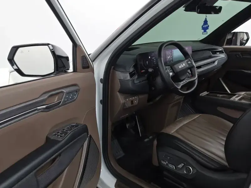 2023 Kia EV9 с пробегом 47 924 км